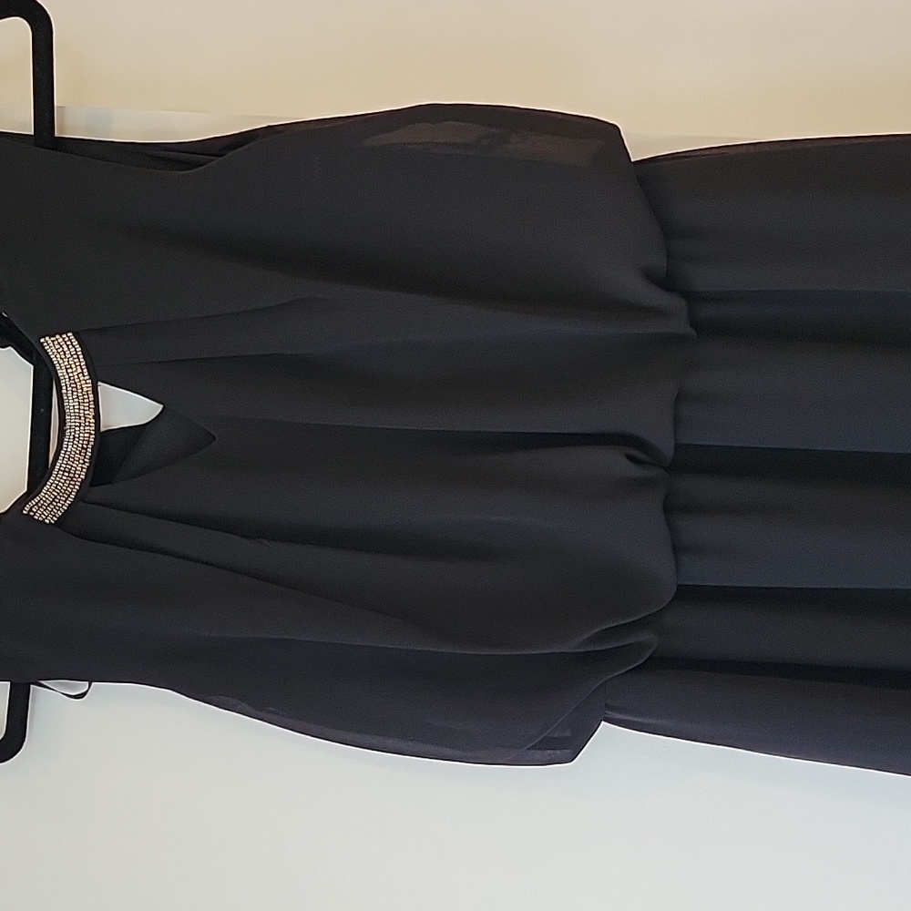 Dress - Picture 3 of 4